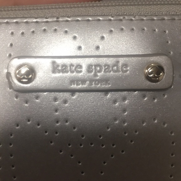 KATE SPADE silver wallet with hearts - Picture 3 of 3